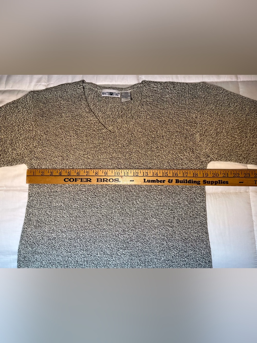 White Stag V-Neck Sweater - Picture 2 of 4